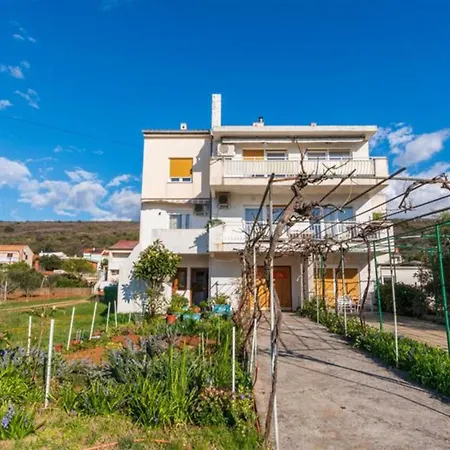 Mary Apartment Punat